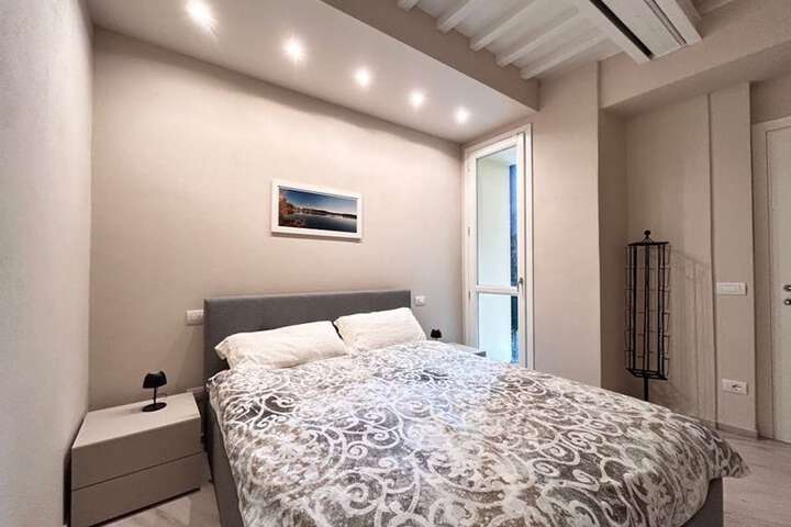 Room 3 of 10