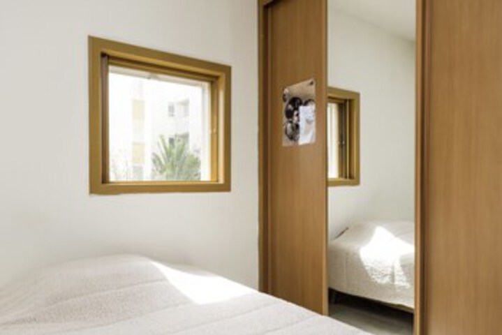 Room 6 of 20