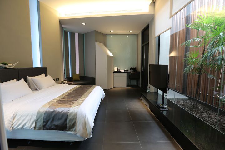 Room 10 of 45