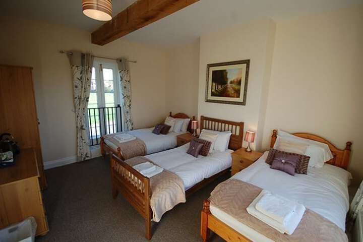 Room 3 of 25
