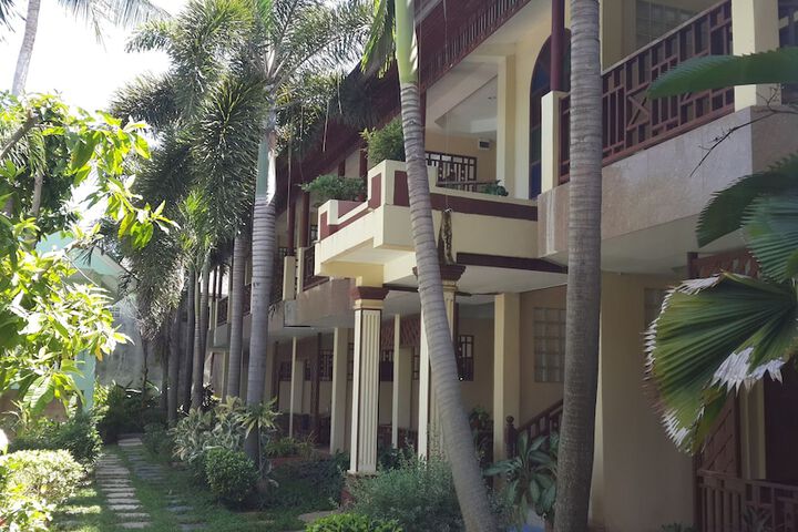 Hotel 75 of 81