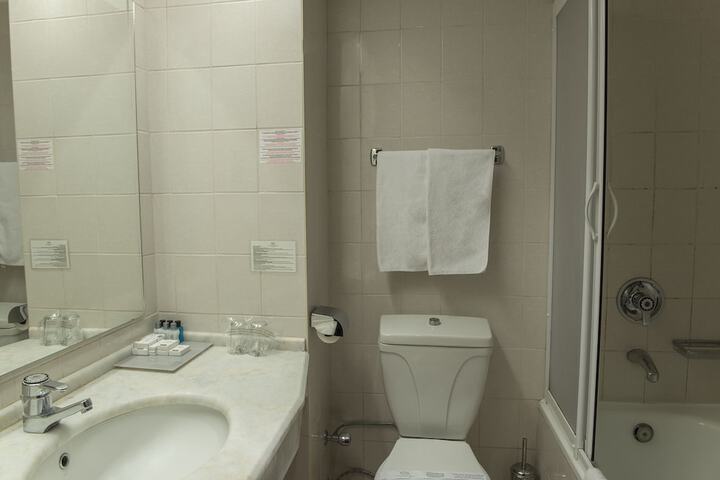 Room 7 of 26