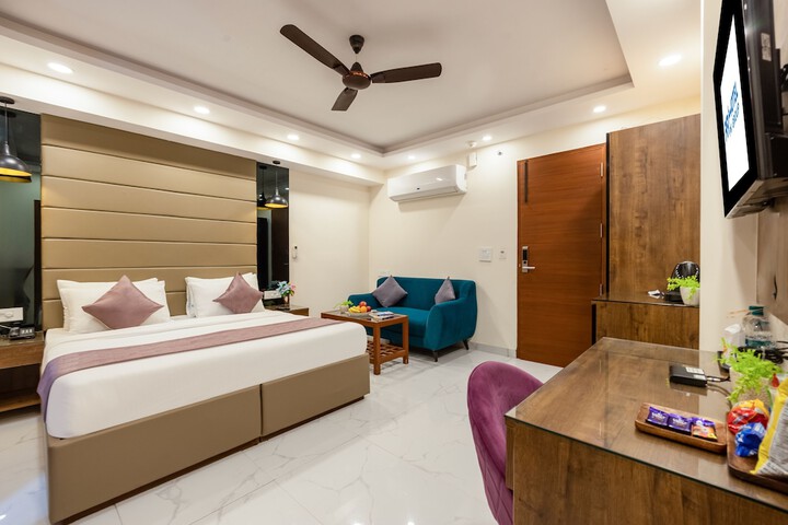 Room 4 of 24