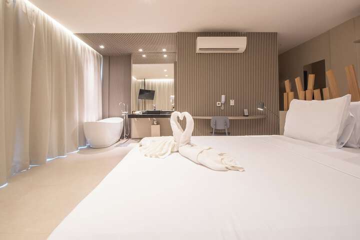 Room 15 of 122
