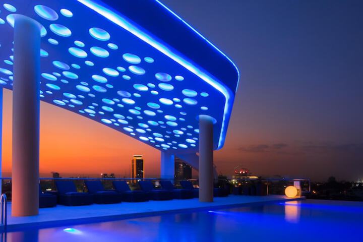 Pool Hotel