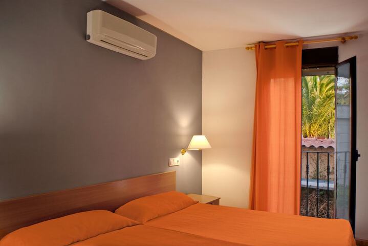 Room 4 of 51