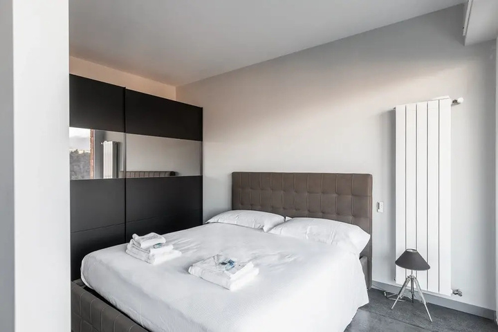 Room 3 of 12