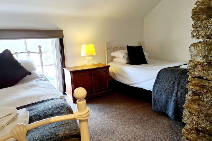 Room 2 of 26