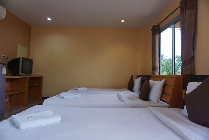 Room 15 of 40