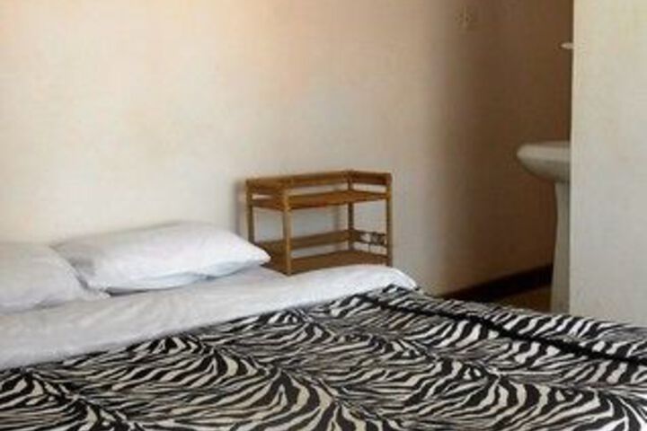 Room 27 of 63