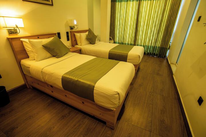 Room 7 of 25