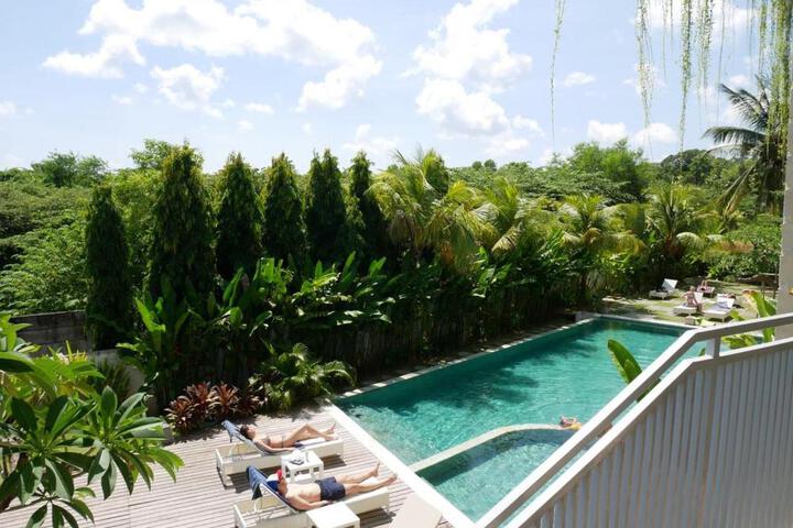Padang Padang Inn