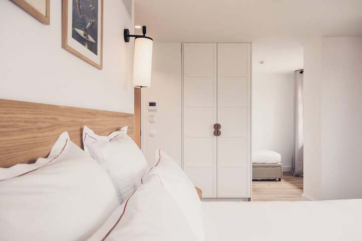Room 25 of 146