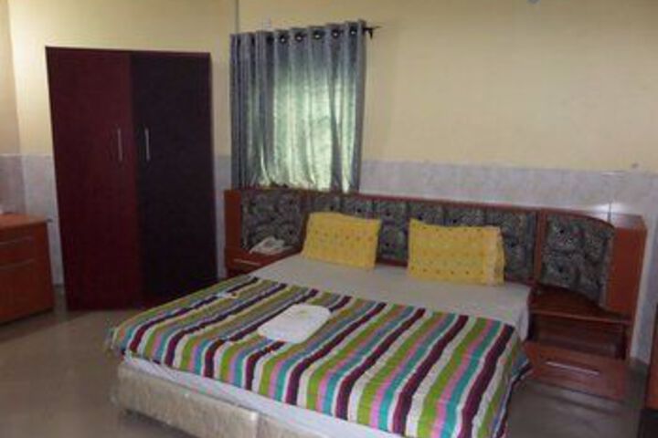 Room 25 of 32
