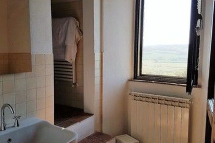 Room 3 of 39