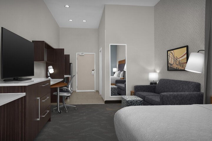 Room 38 of 61
