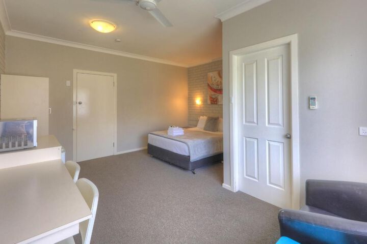 Room 17 of 43