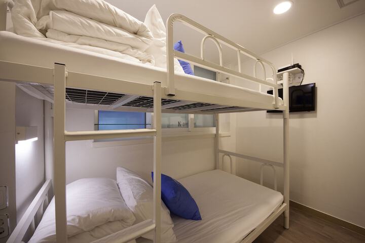 Room 5 of 43