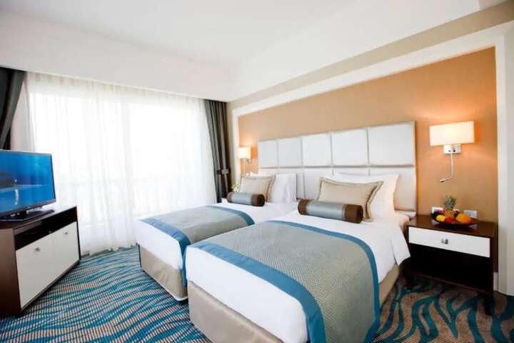 Room 153 of 335