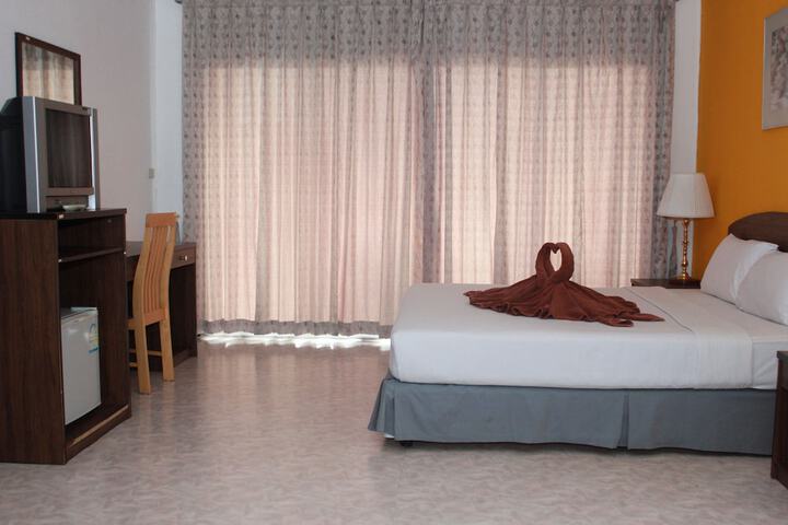 Room 4 of 24
