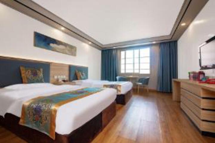 Room 6 of 7