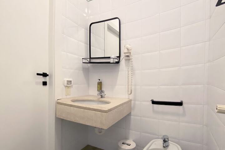 Room 44 of 63