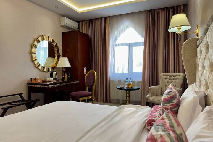 Room 17 of 39