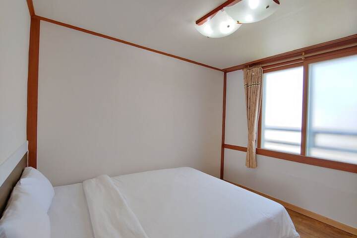 Room 9 of 46