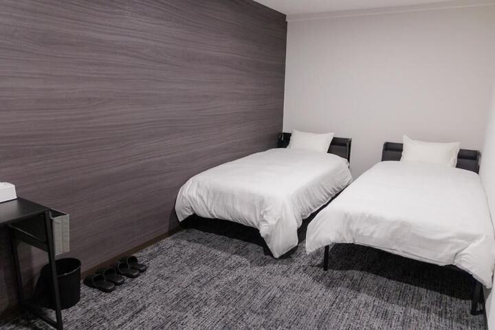 Room 3 of 14