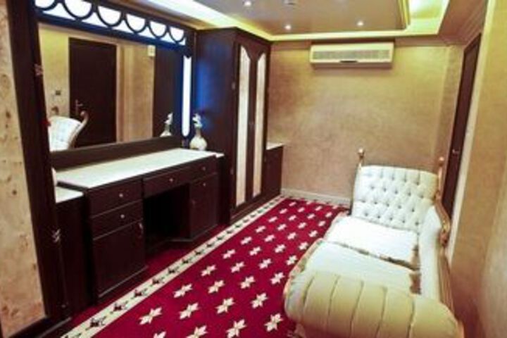 Room 27 of 54