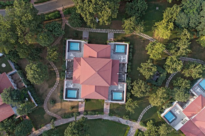 Pool 11 of 24