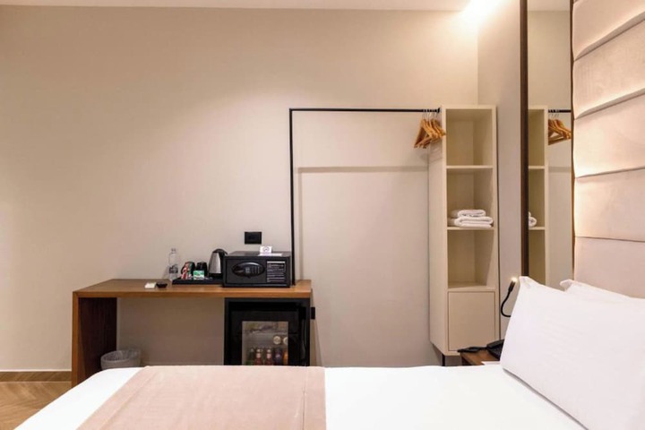 Room 32 of 265