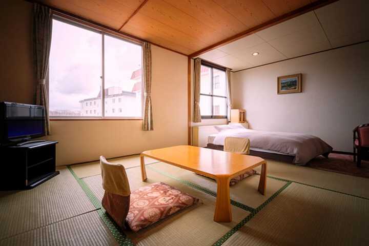 Room 11 of 34