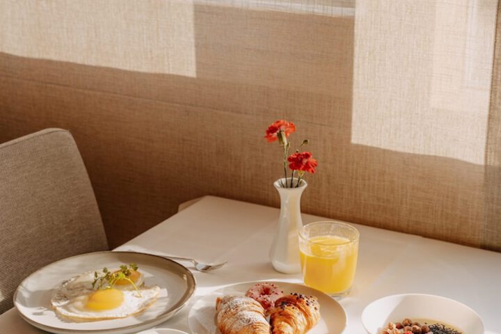Breakfast/Coffee Service 86 of 107