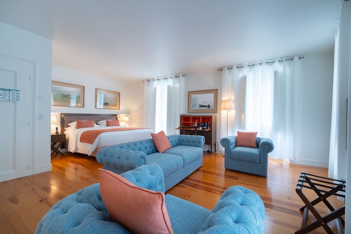 Room 10 of 42