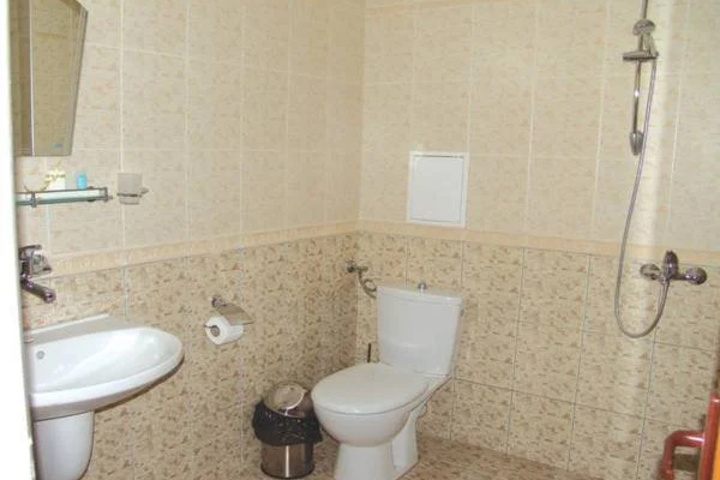 Room 9 of 19