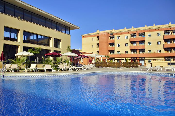 Pools & Facilities