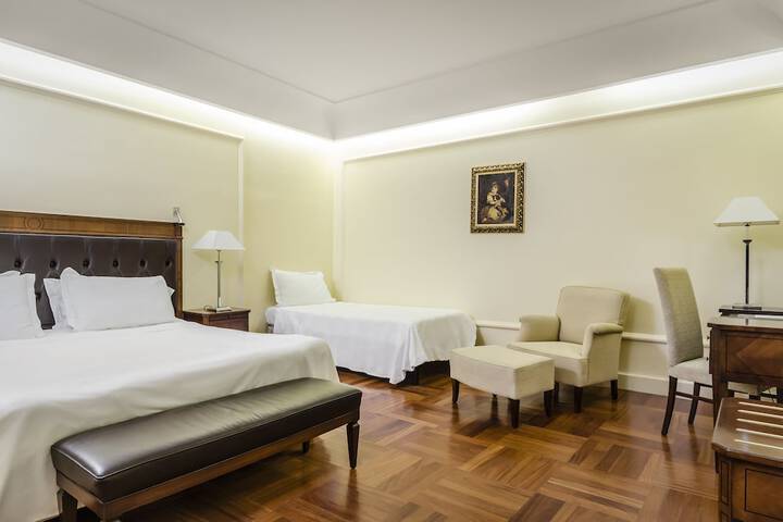 Room 17 of 98