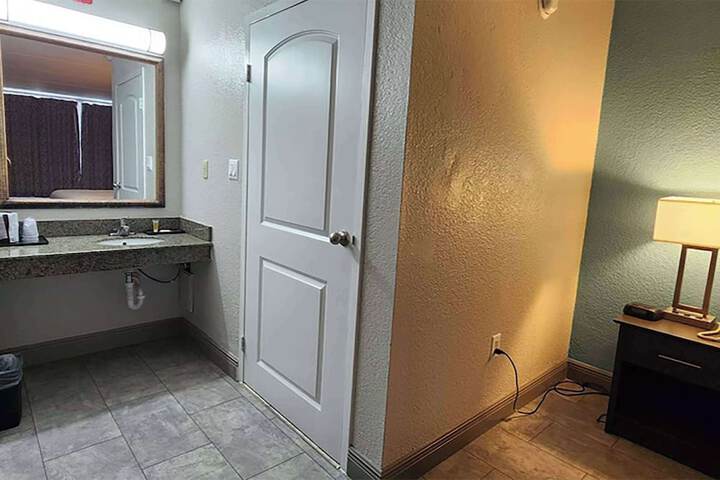 Room 19 of 59
