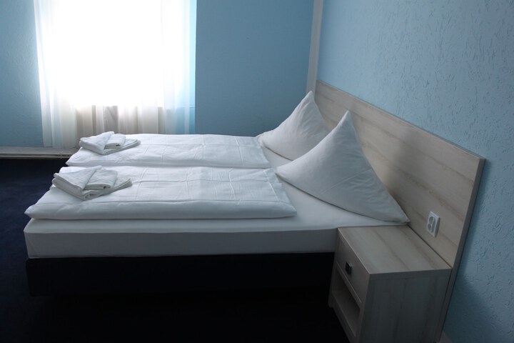 Room 7 of 37