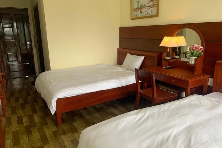 Room 6 of 18