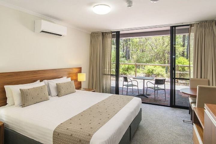 Room 10 of 38