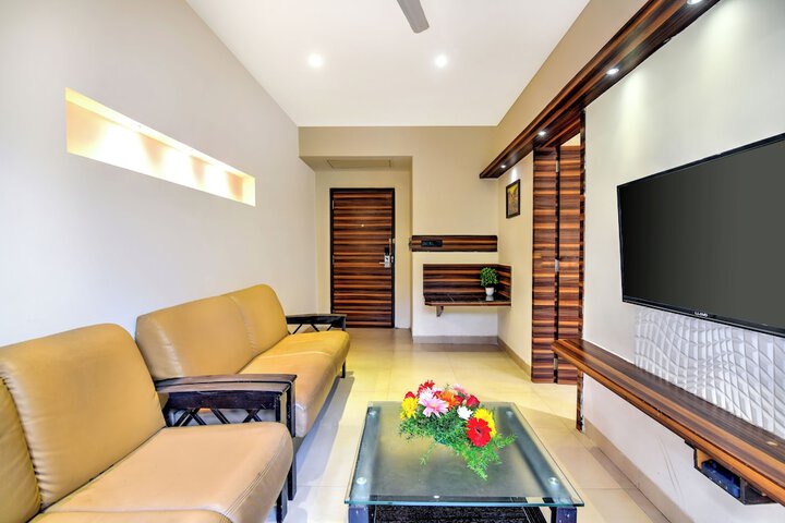 Room 8 of 65