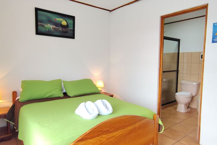 Room 33 of 110