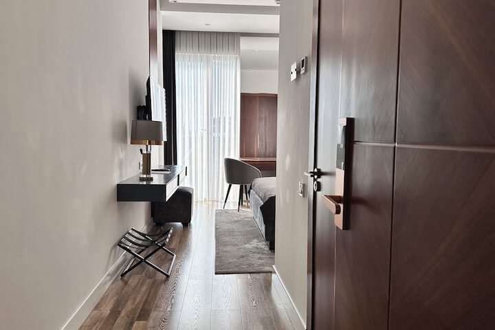 Room 18 of 38