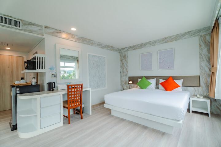 Room 29 of 153