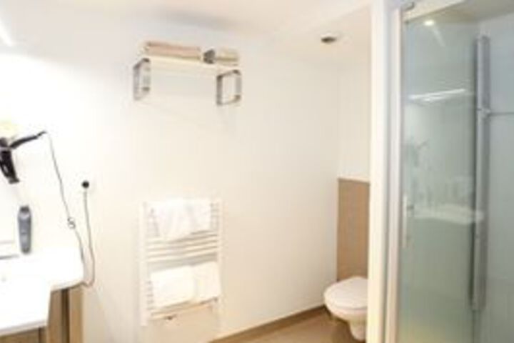Room 2 of 14