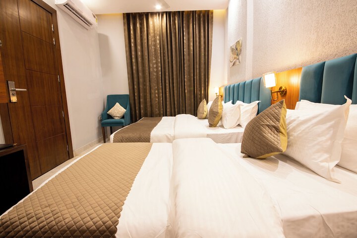Room 3 of 17
