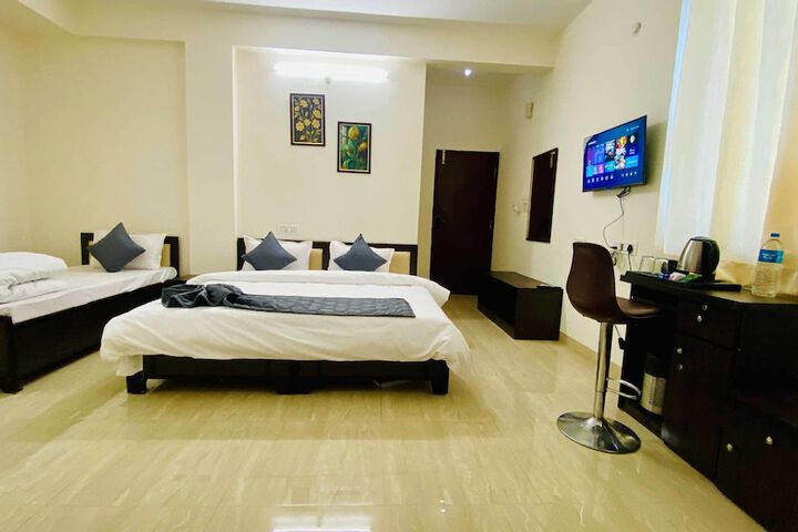 Room 32 of 55