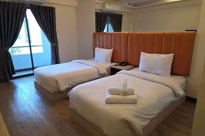 Room 30 of 79